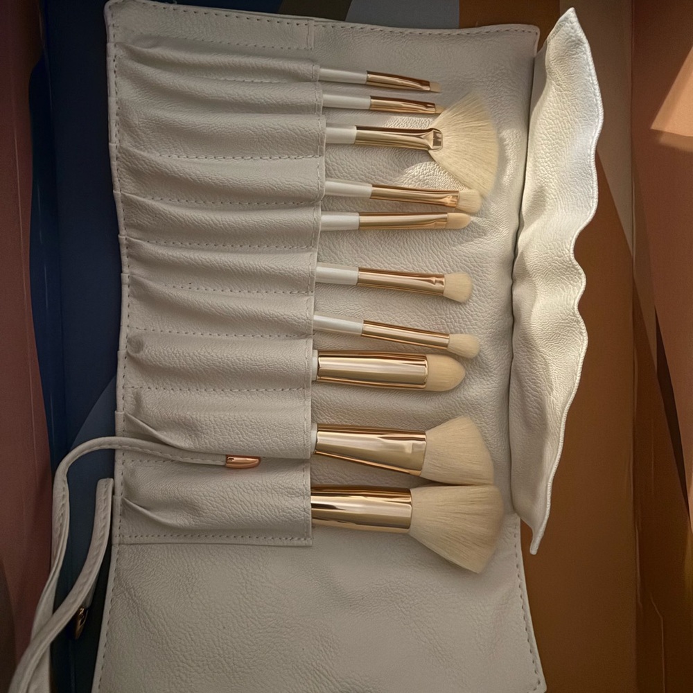 Luxurious White Makeup Brush Set